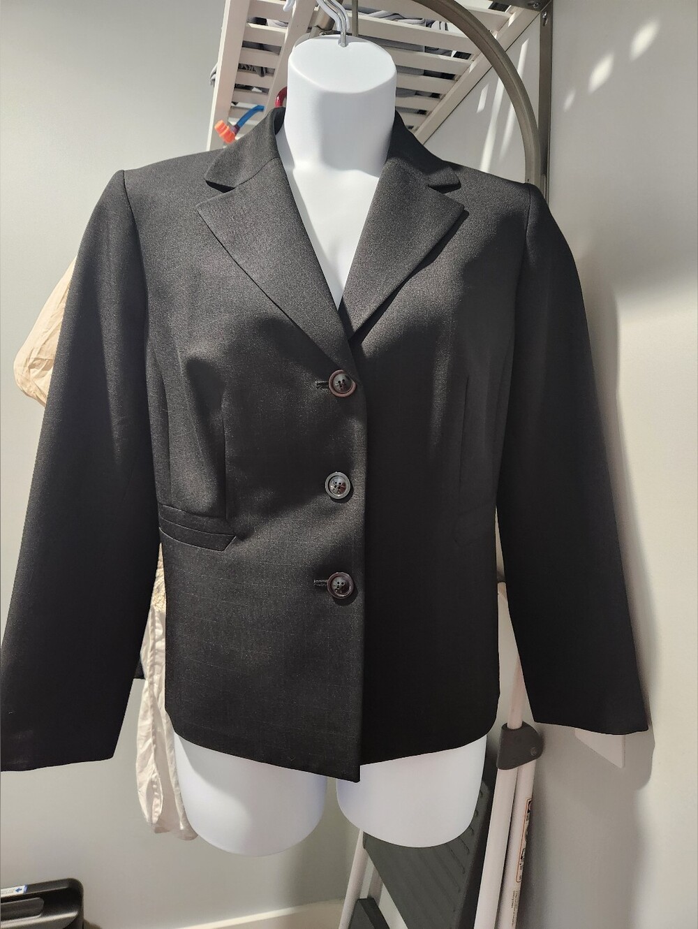 Women's Black Tailored Three-Button Blazer